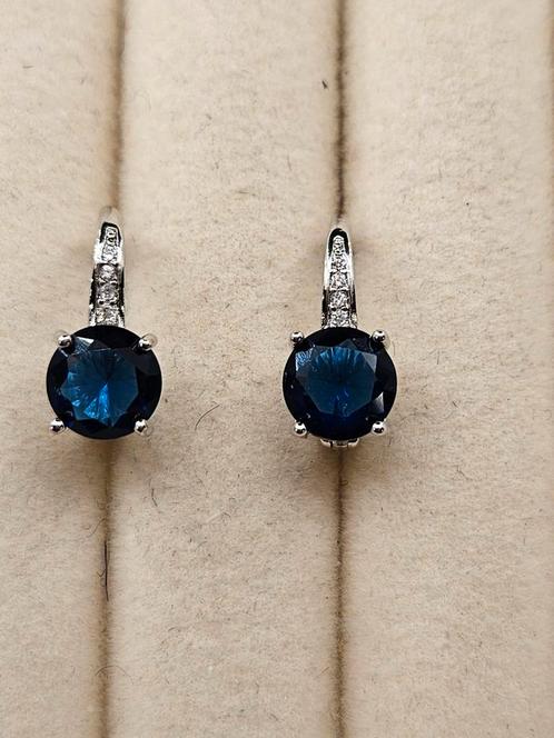 Antiek stijl 18k vergulde oorstekers met saffier, Sieraden, Tassen en Uiterlijk, Oorbellen, Nieuw, Overige materialen, Goud, Ophalen of Verzenden