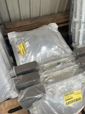 Lichtkoepel 50x50 met opstand beschikbaar voor biedingen