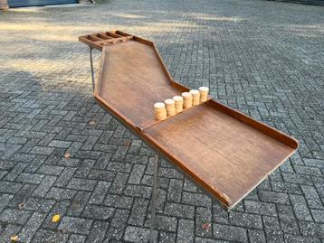 Mega sjoelbak met een knik beschikbaar voor biedingen