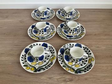 Arabia Paratiisi Servies 18 delig beschikbaar voor biedingen