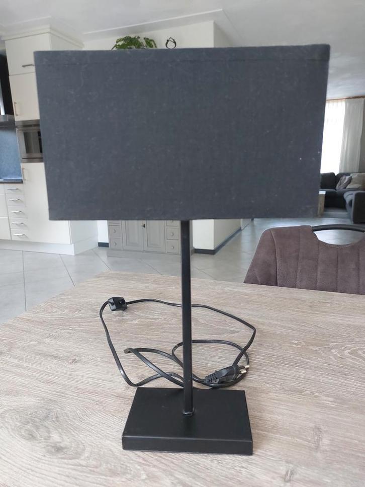 Zwarte Tafellamp met Rechthoekige Kap, Huis en Inrichting, Lampen | Vloerlampen, Ophalen