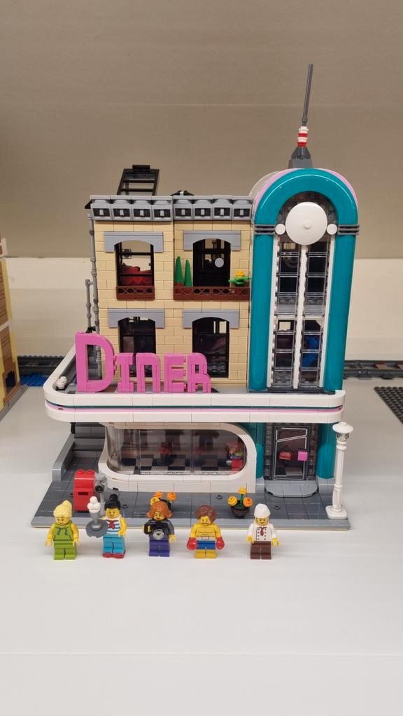 Lego creator expert 10260 Downtown Diner en GWP lego 40488, Kinderen en Baby's, Speelgoed | Duplo en Lego, Zo goed als nieuw, Lego