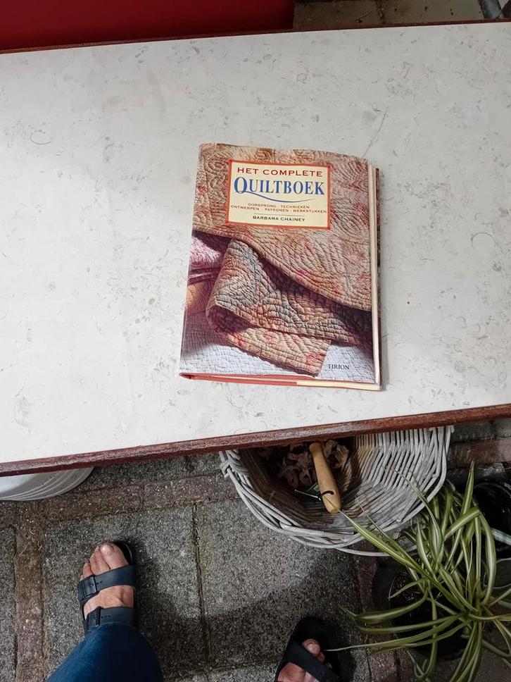 Het Complete Quiltboek - Barbara Chainey, Boeken, Hobby en Vrije tijd, Gelezen, Borduren en Naaien, Ophalen of Verzenden