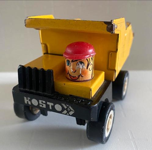 Oude franse gele  truck M509  Kosto M kiepwagen, Hobby en Vrije tijd, Modelauto's | Overige schalen, Gebruikt, Bus of Vrachtwagen