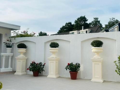 Unieke & sierlijke italiaanse betonnen bloempotten & zuilen, Tuin en Terras, Tuinbeelden, Nieuw, Overige typen, Beton, Ophalen