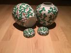 Twee Chinese potten met deksel, Ophalen