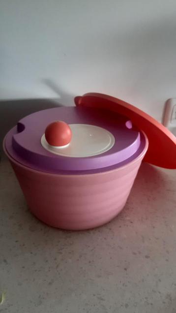 Slaslinger van tupperware  beschikbaar voor biedingen