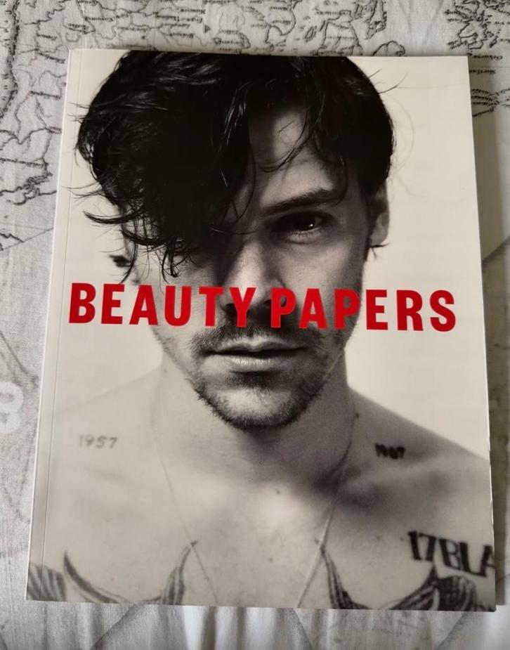 Harry Styles beauty papers magazine, Verzamelen, Muziek, Artiesten en Beroemdheden, Zo goed als nieuw, Boek, Tijdschrift of Artikel
