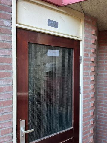Partij deur achterdeur schuurdeur met kozijn ( 679 ) beschikbaar voor biedingen