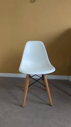 Wit stoeltje Eames design replica, Kinderen en Baby's, Kinderkamer | Tafels en Stoelen, Ophalen, Zo goed als nieuw, Stoel(en)