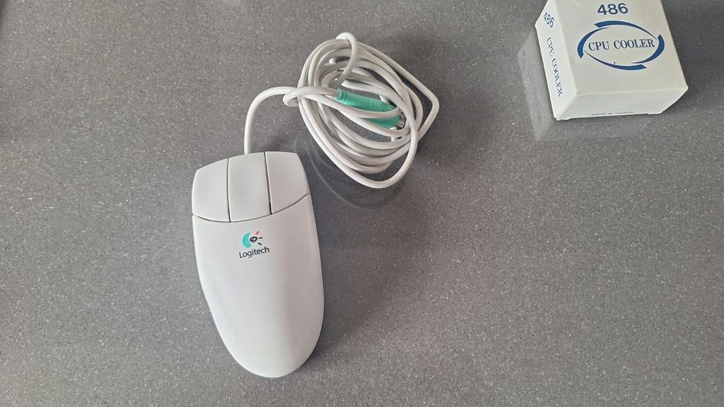 Beige logitech M-CAA43 3 button ball ps2 mouse mint 100% wit, Ophalen of Verzenden, Logitech