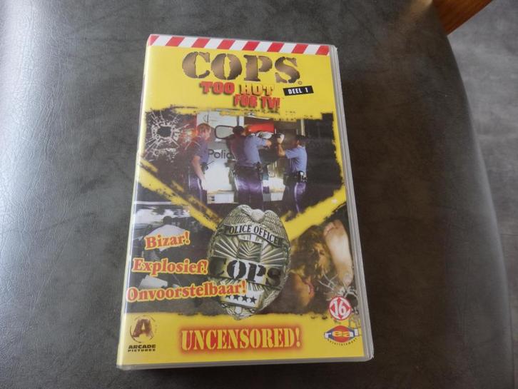 vhs video Cops Too Hot For TV Uncensored Deel 1, Cd's en Dvd's, VHS | Film, Gebruikt, Actie en Avontuur, Vanaf 16 jaar, Ophalen of Verzenden