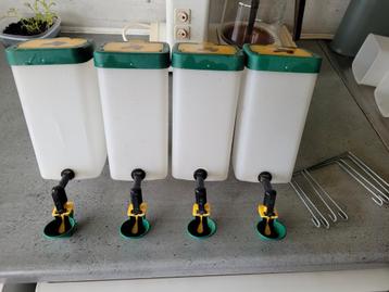 Automatische drinkbakjes 1 liter beschikbaar voor biedingen