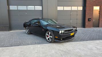 Dodge SRT 6.4 Hemi 392 Zwart 478PK Weinig KM schadevrij beschikbaar voor biedingen