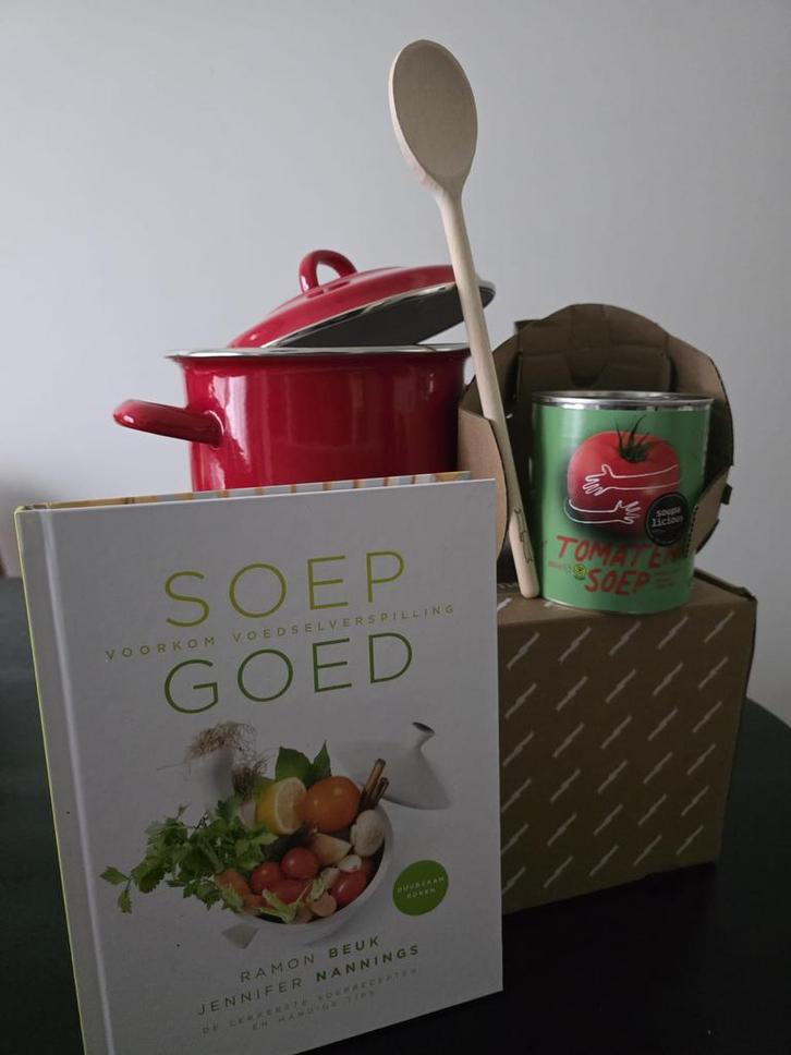 Soeppan, Kookboek Soep , soeplepel en blik soep (nieuw), Huis en Inrichting, Keuken | Potten en Pannen, Zo goed als nieuw, Ophalen of Verzenden