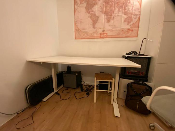 Ikea Skarsta Bureau - In hoogte verstelbaar!, Huis en Inrichting, Bureaus, Gebruikt, Stabureau, In hoogte verstelbaar, Ophalen