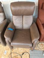 Elektrische Relaxstoel in Taupe Leder – Heerlijk Zitcomfort!, Ophalen, Zo goed als nieuw