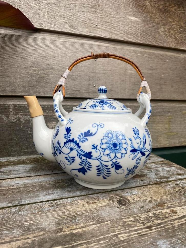 Antieke theepot / chocoladepot Louis Regout 2L inhoud, Antiek en Kunst, Antiek | Servies los, Ophalen of Verzenden