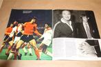Voetbal 72. Nieuwe Revu. Met Poster Johan Cruijff., Boeken, Ophalen of Verzenden, Gelezen, Watersport en Hengelsport