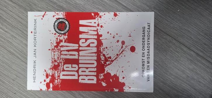 Hendrik Jan Korterink - De BV Bruinsma, Boeken, Thrillers, Zo goed als nieuw, Nederland, Ophalen of Verzenden