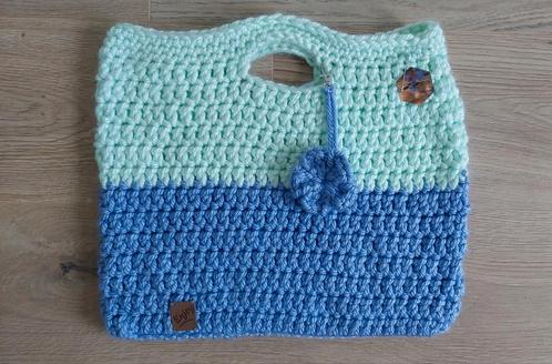 Gehaakte draagtas groen lila met gratis bag charm, Sieraden, Tassen en Uiterlijk, Tassen | Damestassen, Nieuw, Shopper, Groen