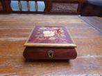 Mooi vormgegeven houten doosje met intarsia, Antiek en Kunst, Ophalen of Verzenden