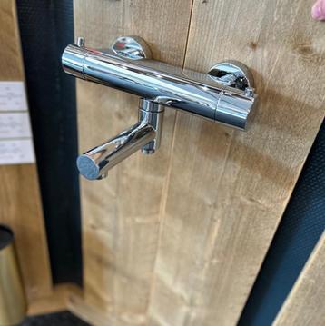 Hotbath badmengkraan met draaibare uitloop  B020CR beschikbaar voor biedingen