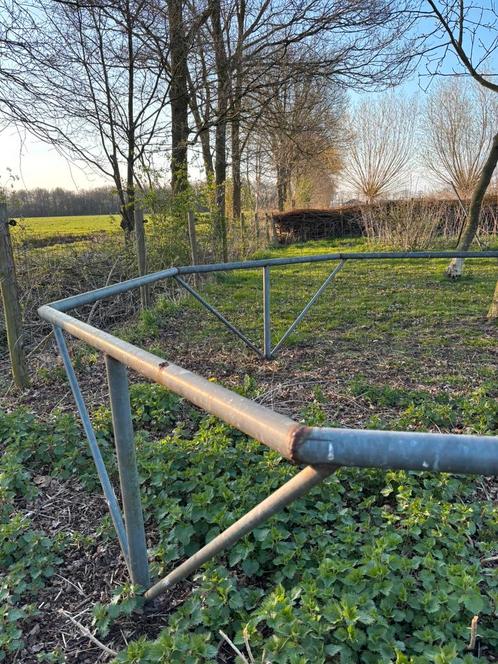 IJzeren frame trampoline, Doe-het-zelf en Verbouw, IJzerwaren en Bevestigingsmiddelen, Zo goed als nieuw, Overige typen, Ophalen
