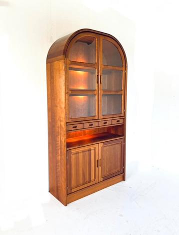 Vintage teakhouten boogkast vitrine, Dyrlund ‘70 beschikbaar voor biedingen
