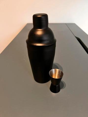 Zwarte Cocktail Shaker & Jigger Set beschikbaar voor biedingen