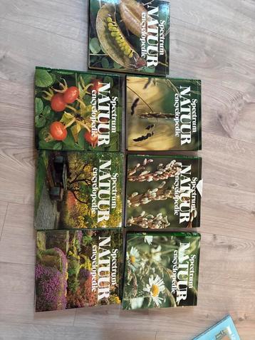 7 stuks spectrum natuur encyclopedie beschikbaar voor biedingen