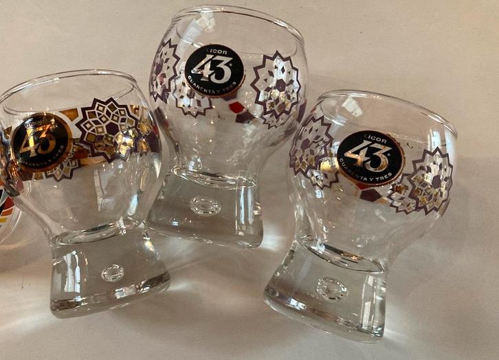 9 Licor 43 Cuarenta y Tres glaasjes SPECIALE UITGAVE, Antiek en Kunst, Curiosa en Brocante, Ophalen of Verzenden