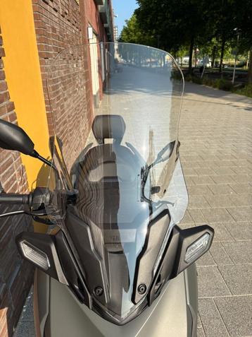 Hoog windscherm voor Yamaha X-MAX (2023-2025) Origineel beschikbaar voor biedingen