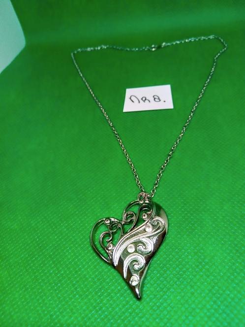Ketting met een hart hanger, Sieraden, Tassen en Uiterlijk, Kettingen, Zo goed als nieuw, Overige materialen, Zilver, Ophalen of Verzenden
