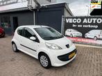 Peugeot 107 1.0-12V XS airco nieuwe apk nette auto, Voorwielaandrijving, Stof, Gebruikt, Zwart