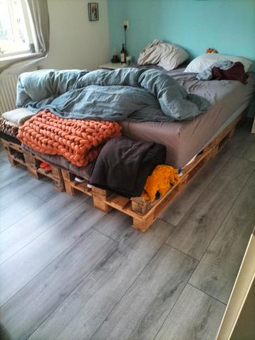 Palletbed van Europallets beschikbaar voor biedingen