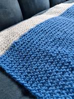 Handgemaakte poppendeken blauw/wit 50x50cm, Ophalen of Verzenden, Nieuw