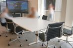 Witte vergadertafel + 10 design bureaustoelen – set in uitst, Ophalen, Zo goed als nieuw, Wit