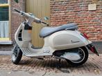 Vespa 300 GTS nieuw, Fietsen en Brommers, Scooters | Vespa, Ophalen of Verzenden, Zo goed als nieuw, Benzine, Overige modellen