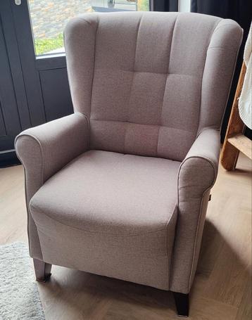 Taupe zitstoel fauteuil van Henders en Hazel  beschikbaar voor biedingen