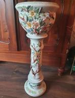 Grote bloempot op porseleinen zuil, piedestal., Antiek en Kunst, Ophalen