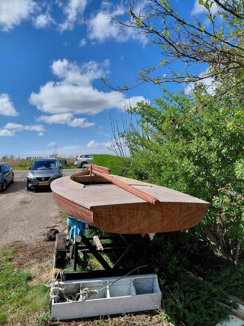 Open houten 16 M2 zeilboot, Watersport en Boten, Open zeilboten, Zo goed als nieuw, Overige typen, 3 tot 6 meter, Hout, Geen motor