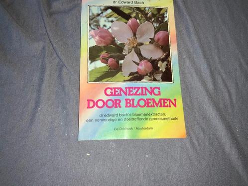Esoterische boek: genezing door bloemen, Boeken, Esoterie en Spiritualiteit, Zo goed als nieuw, Instructieboek, Overige onderwerpen