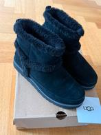 UGG Classic Mini Fluff Spill Seam - Maat 38, Kleding | Dames, Schoenen, Ophalen of Verzenden, Nieuw, Zwart, Lage of Enkellaarzen