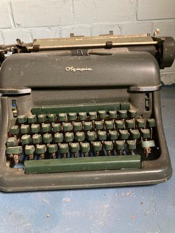 Olympia typemachine beschikbaar voor biedingen