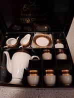 Mooie nieuw mocca servies in luxe doos, Antiek en Kunst, Ophalen of Verzenden