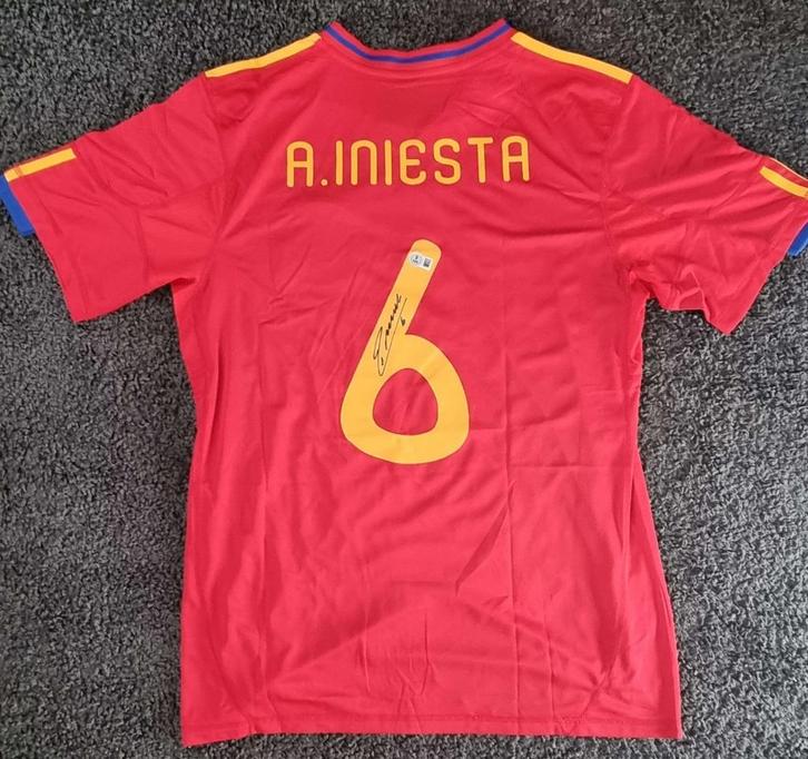 Gesigneerd Iniesta Spanje BECKETT WITNESSED, Verzamelen, Sportartikelen en Voetbal, Zo goed als nieuw, Shirt, Buitenlandse clubs