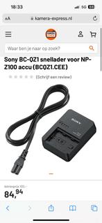 Sony NP-FV70 accu en adapter, Audio, Tv en Foto, Opladers, Ophalen of Verzenden, Zo goed als nieuw