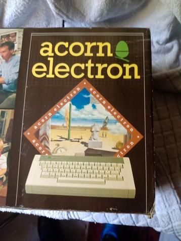 Acorn  Electron home computer 1982 in doos beschikbaar voor biedingen