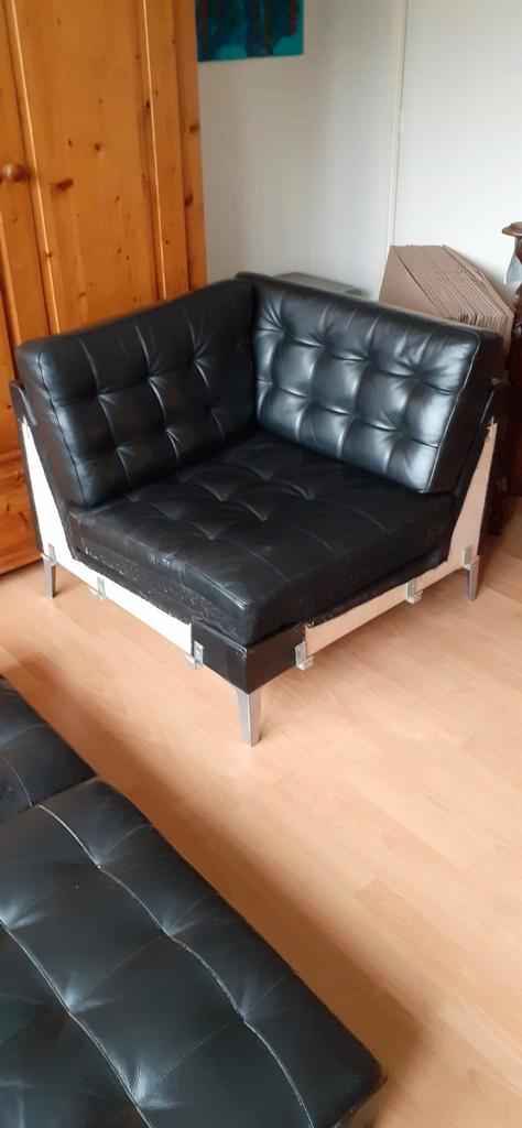 LET OP: Onderdelen zwarte lederen IKEA hoekbank, Huis en Inrichting, Banken | Bankstellen, Gebruikt, Overige maten, Ophalen